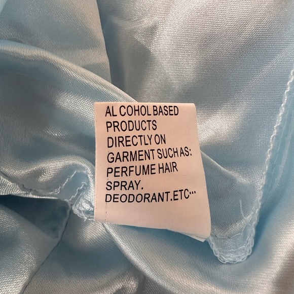 MAC DUGGAL HALTER NECK HIGH LOW FLOWY GOWN - Picture 10 of 10